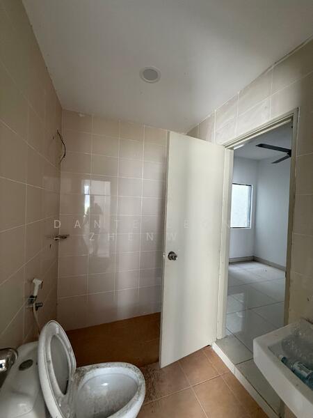 3-storey Terraced House for Sale in Semenyih (Selangor) - Dante Leong Zhenwen - Bathroom - PropertyGuru.com.my