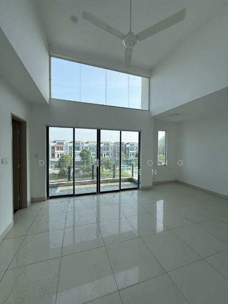 3-storey Terraced House for Sale in Semenyih (Selangor) - Dante Leong Zhenwen - Living Room - PropertyGuru.com.my
