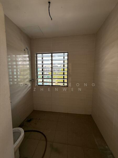 3-storey Terraced House for Sale in Semenyih (Selangor) - Dante Leong Zhenwen - Bathroom - PropertyGuru.com.my