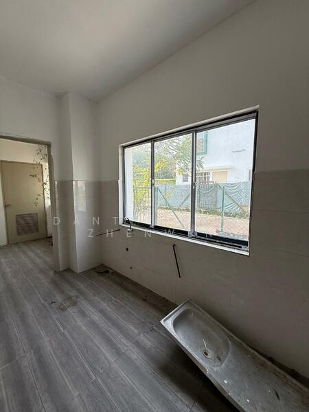 3-storey Terraced House for Sale in Semenyih (Selangor) - Dante Leong Zhenwen - Kitchen - PropertyGuru.com.my