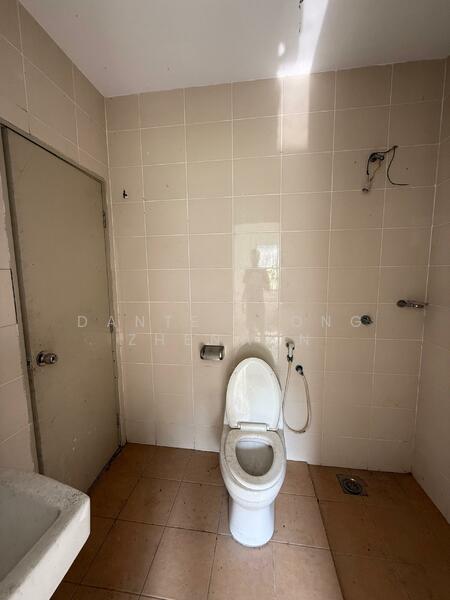 3-storey Terraced House for Sale in Semenyih (Selangor) - Dante Leong Zhenwen - Bathroom - PropertyGuru.com.my
