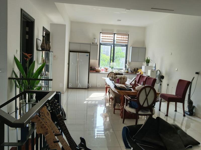 3-storey Terraced House for Sale in Taman Melawati (Ulu Kelang) - Brandon . - Living Room - PropertyGuru.com.my