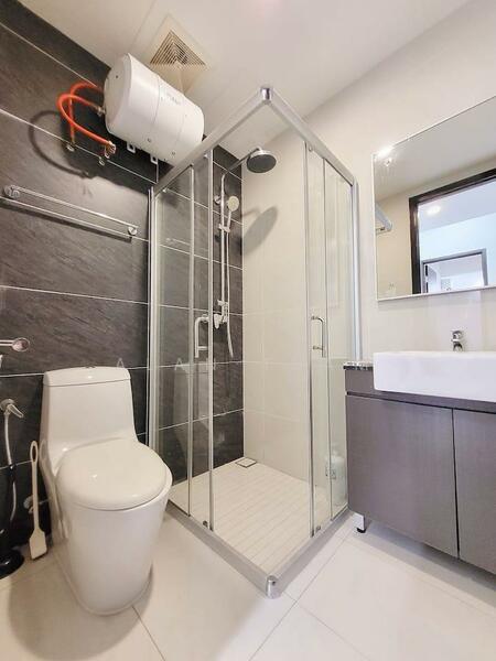 Condominium for Sale at Royal Strand @ Country Garden Danga Bay - Alan Tham - Bathroom - PropertyGuru.com.my
