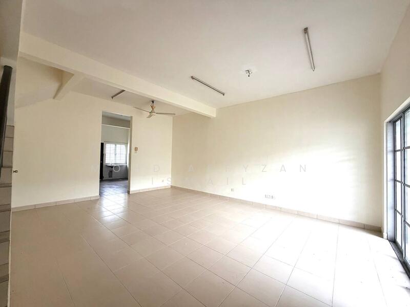 2-storey Terraced House for Sale in Bandar Putera 2 (Klang) - Mohd Affyzan Ismail - Living Room - PropertyGuru.com.my