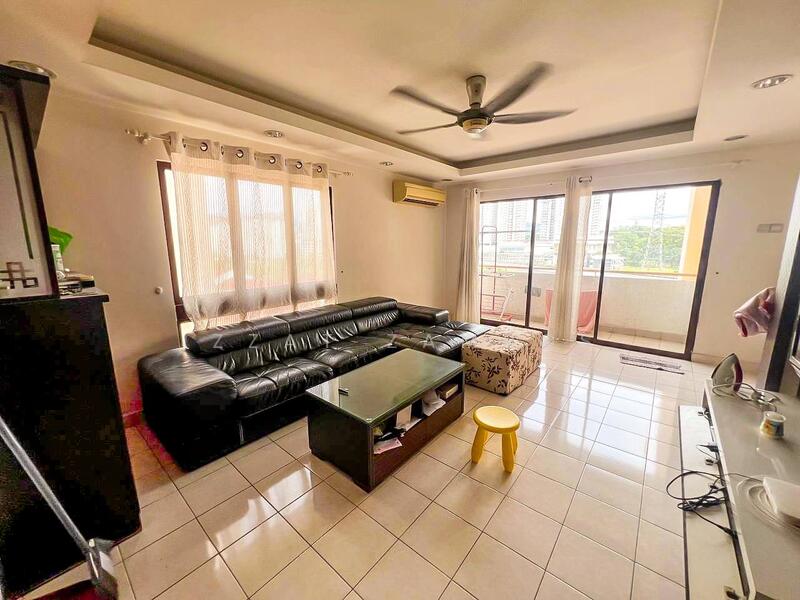 Condominium for Sale at Palm Spring @ Damansara - Izzat Zamros - Living Room - PropertyGuru.com.my