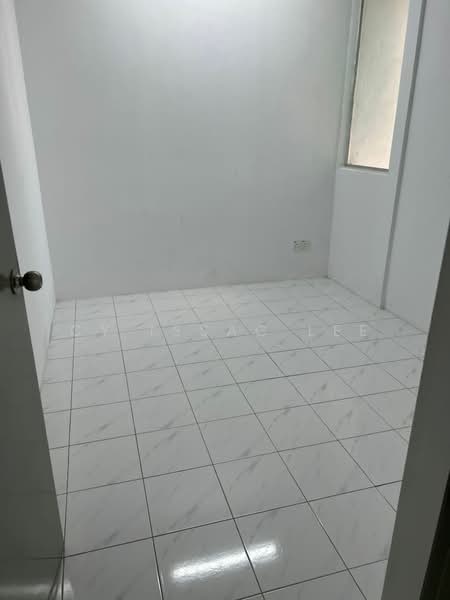 Pangsapuri untuk Dijual di The Rise Collection 2 (Chelliah Park City) - Cy Issac Lee - Interior - PropertyGuru.com.my