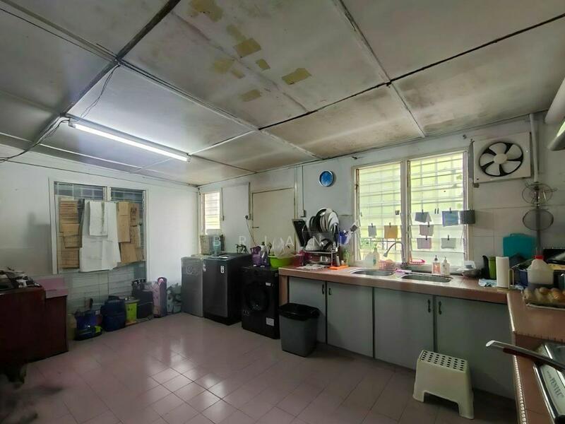 Rumah Teres untuk Dijual di Taman Kok Doh (Batu) - Febriani Adrizal - Kitchen - PropertyGuru.com.my