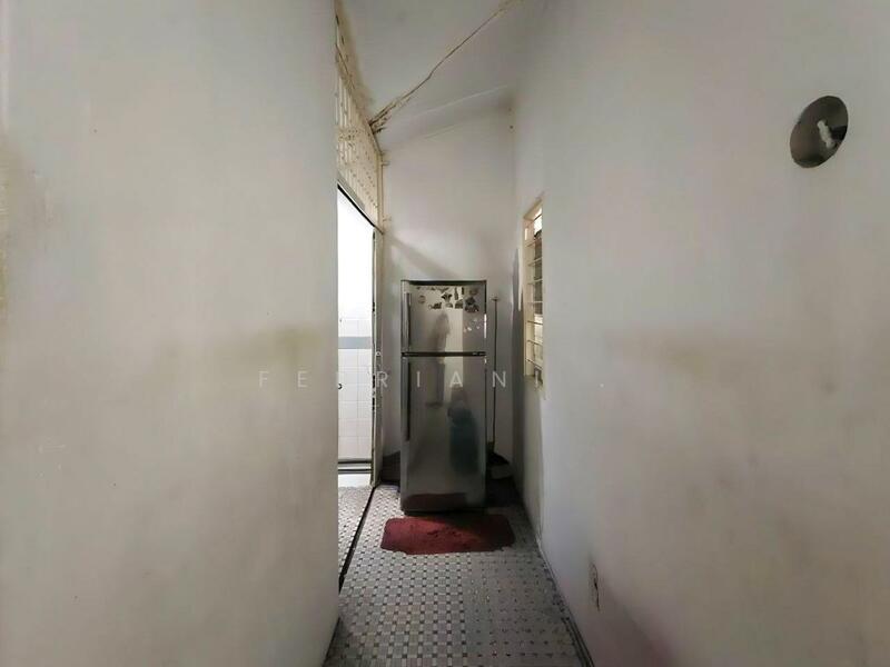 Rumah Teres untuk Dijual di Taman Kok Doh (Batu) - Febriani Adrizal - Corridor - PropertyGuru.com.my