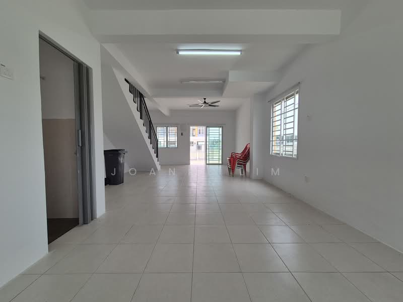 Rumah Teres untuk Disewa di Jasin (Melaka) - Joanne Lim - Living Room - PropertyGuru.com.my