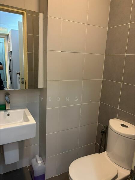 Kediaman Servis untuk Disewa di Garden Plaza - Yeong . - Bathroom - PropertyGuru.com.my