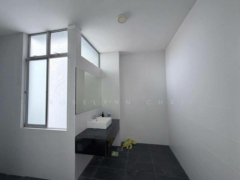 2-storey Terraced House for Rent in Taman Mount Austin (Tebrau) - Roselynn Chai - Bathroom - PropertyGuru.com.my