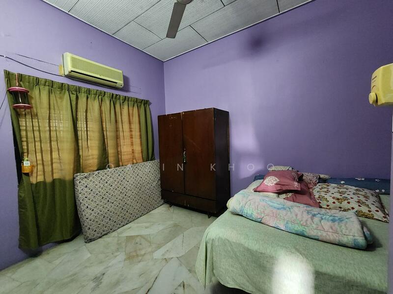 Bungalow for Rent in Jelapang (Ipoh) - Qazin Khoo - Bedroom - PropertyGuru.com.my