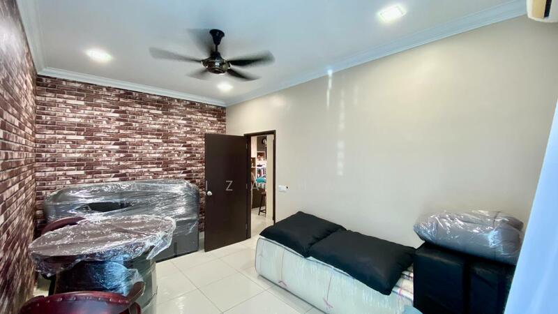 Condominium for Sale at Oasis 1 - Hasliza Hassan - Living Room - PropertyGuru.com.my