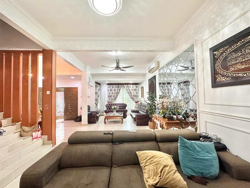 2-storey Terraced House for Sale in Seksyen U11 (Shah Alam) - Salawati Busro - Living Room - PropertyGuru.com.my