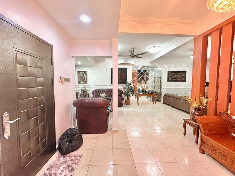 2-storey Terraced House for Sale in Seksyen U11 (Shah Alam) - Salawati Busro - Living Room - PropertyGuru.com.my