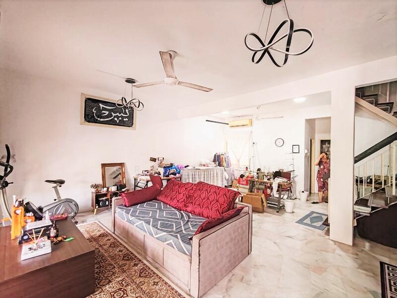 2-storey Terraced House for Sale in Taman Lestari Perdana (Seri Kembangan) - Grace Oon - Living Room - PropertyGuru.com.my