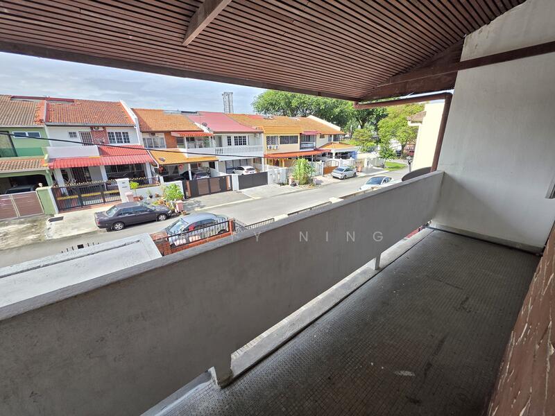 balcony master bedroom