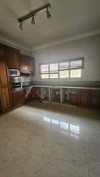 Bungalow for Rent in Bukit Jelutong (Shah Alam) - Rodzimah Binti Mohd Rodzi - Kitchen - PropertyGuru.com.my
