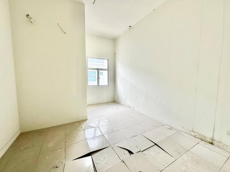 2-storey Terraced House for Sale in Bandar Saujana Putra (Tanjong Duabelas) - Ezra Ezzry - PropertyGuru.com.my