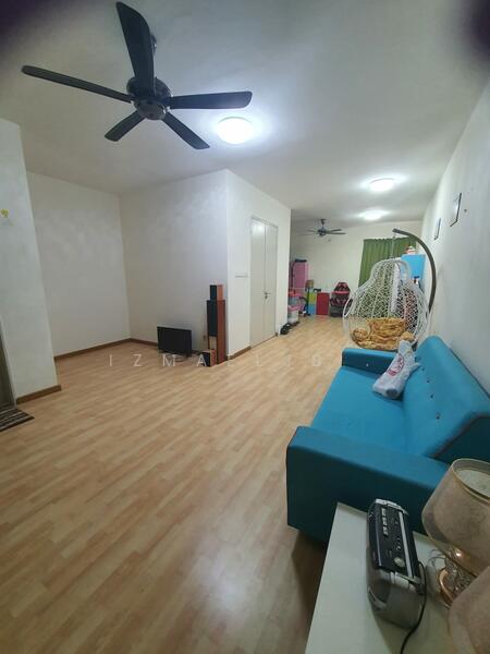 Rumah Teres 3 Tingkat untuk Dijual di Taman Anggun 3 (Rawang) - Izmaeljb . - Living Room - PropertyGuru.com.my