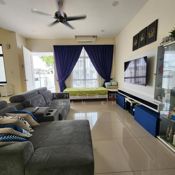 2-storey Terraced House for Sale in Eco Grandeur (Puncak Alam) - Khairil Izzuan Khairuddin - Living Room - PropertyGuru.com.my