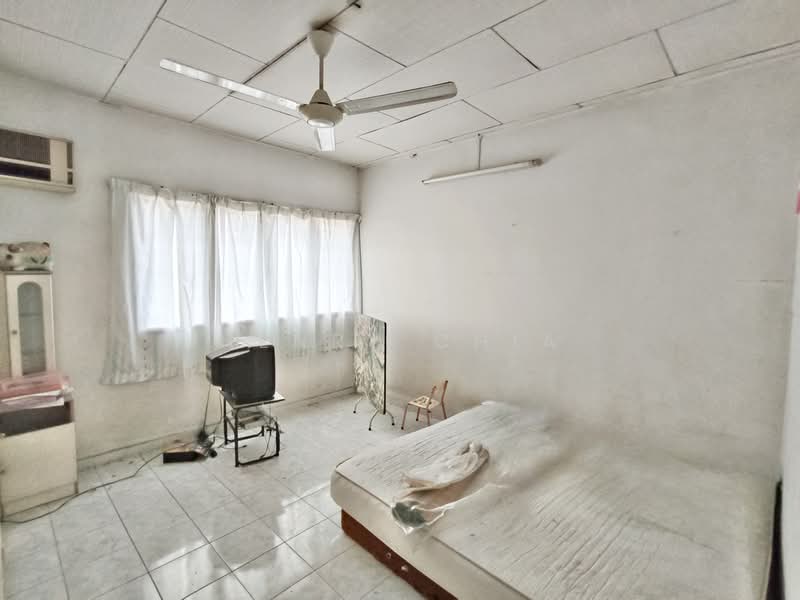 Rumah Teres 2 Tingkat untuk Dijual di Taman Connaught (Cheras) - Henry Chia - Bedroom - PropertyGuru.com.my