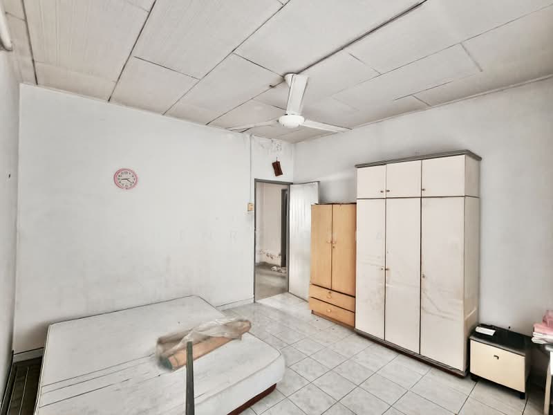 Rumah Teres 2 Tingkat untuk Dijual di Taman Connaught (Cheras) - Henry Chia - Bedroom - PropertyGuru.com.my