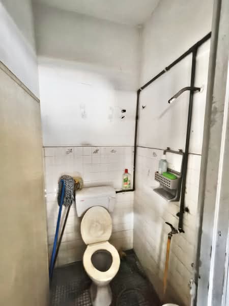 Rumah Teres 2 Tingkat untuk Dijual di Taman Connaught (Cheras) - Henry Chia - Bathroom - PropertyGuru.com.my