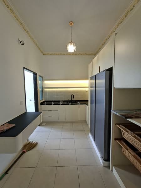 Erama @ Iringan Bayu untuk Untuk Dijual - RM 678,000, Mac 2026 - Kitchen - PropertyGuru.com.my