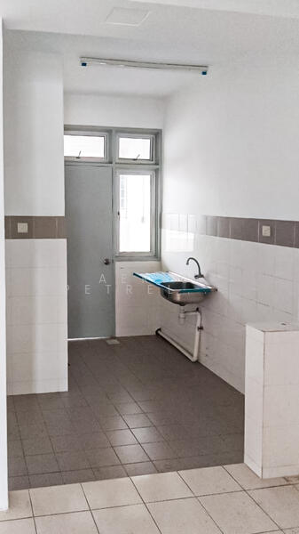 Setia Alam untuk Untuk Dijual - RM 758,000, Mac 2026 - Kitchen - PropertyGuru.com.my