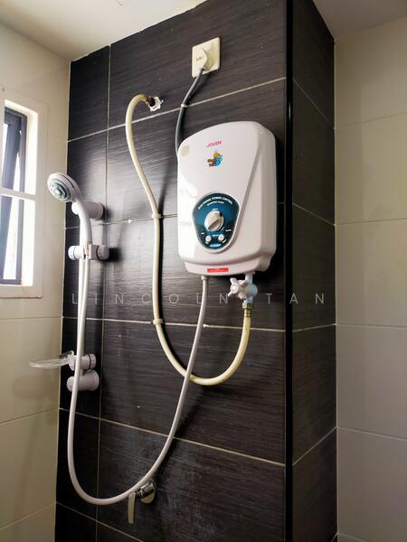 Condominium for Sale at Oasis 1 - Lincoln Tan - Bathroom - PropertyGuru.com.my