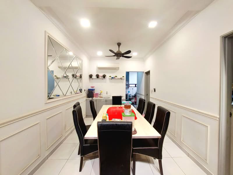 2-storey Terraced House for Sale in Puncak Alam (Selangor) - Ziana Najib - Dining Room - PropertyGuru.com.my