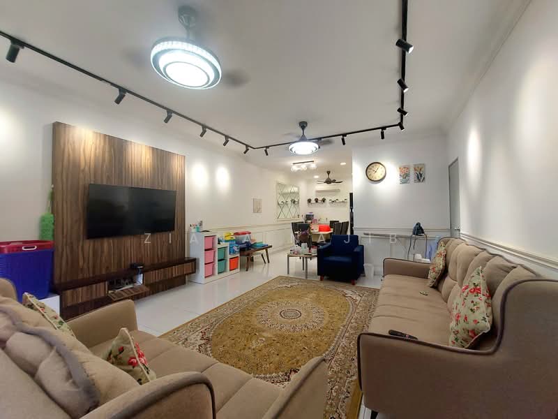 2-storey Terraced House for Sale in Puncak Alam (Selangor) - Ziana Najib - Living Room - PropertyGuru.com.my