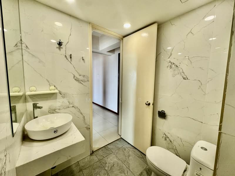 Service Residence for Sale at Saujana Residency - Samuel Pan - Bathroom - PropertyGuru.com.my