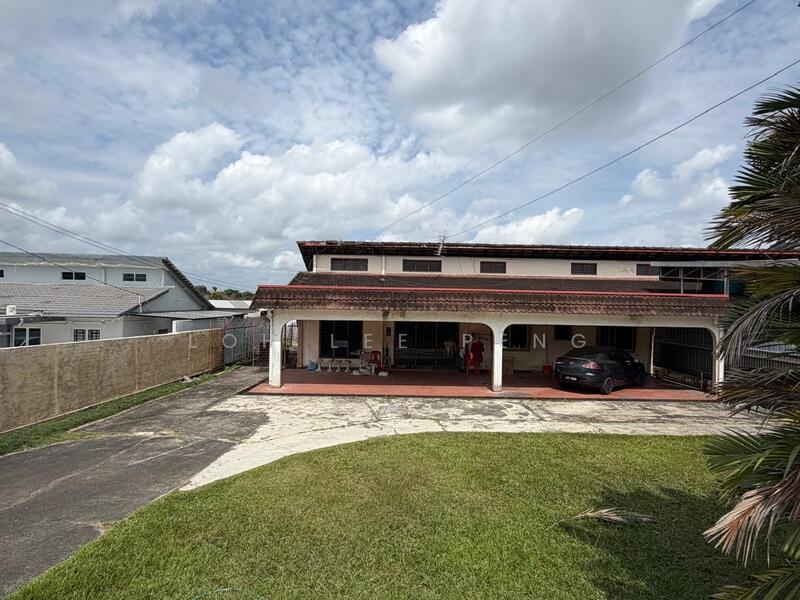 Semi-Detached House for Sale in Taman Majidee (Johor Bahru) - Loh Lee Peng - Exterior - PropertyGuru.com.my