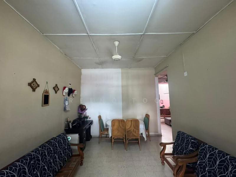 1-storey Terraced House for Sale in Taman Ehsan (Kepong) - Reeno Too - Living Room - PropertyGuru.com.my