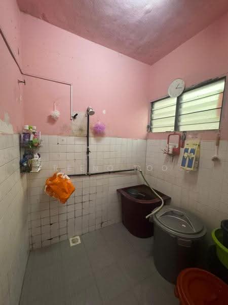 1-storey Terraced House for Sale in Taman Ehsan (Kepong) - Reeno Too - Bathroom - PropertyGuru.com.my