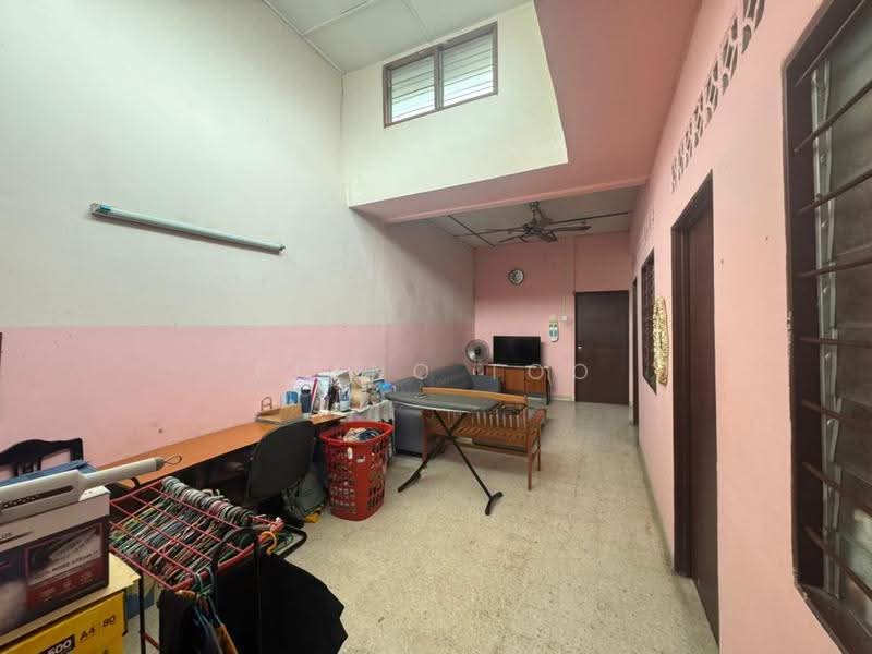 1-storey Terraced House for Sale in Taman Ehsan (Kepong) - Reeno Too - Living Room - PropertyGuru.com.my