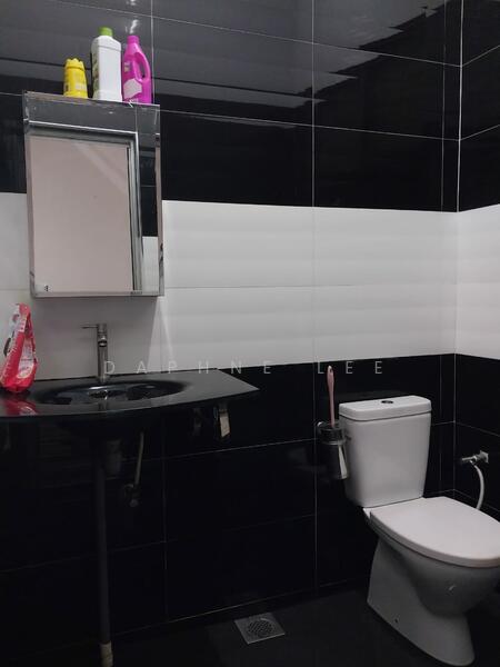 1-storey Terraced House for Sale in Taman Flora Heights (Pasir Gudang) - Daphne Lee - Bathroom - PropertyGuru.com.my
