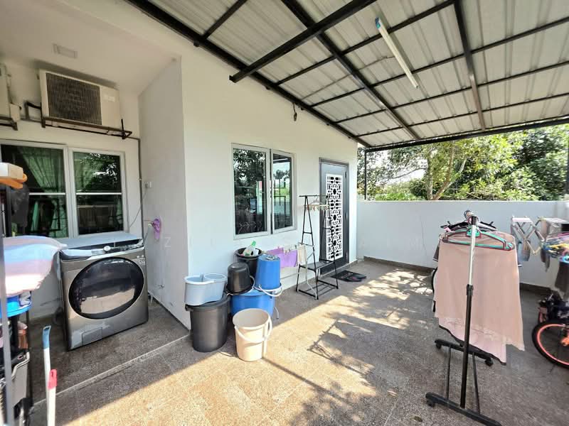 Rumah Berkembar untuk Dijual di Shah Alam (Selangor) - Yazila Sulaimi - Balcony - PropertyGuru.com.my