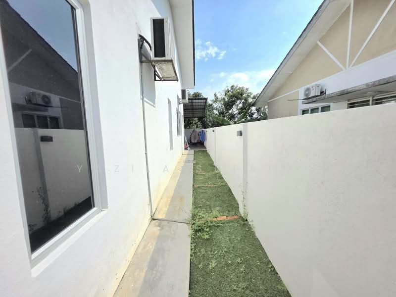 Rumah Berkembar untuk Dijual di Shah Alam (Selangor) - Yazila Sulaimi - Exterior - PropertyGuru.com.my