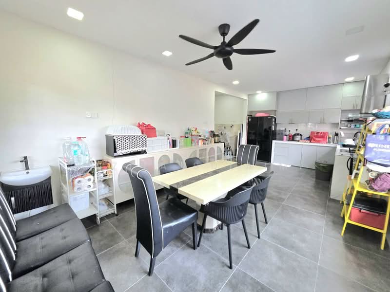 Rumah Berkembar untuk Dijual di Shah Alam (Selangor) - Yazila Sulaimi - Dining Room - PropertyGuru.com.my