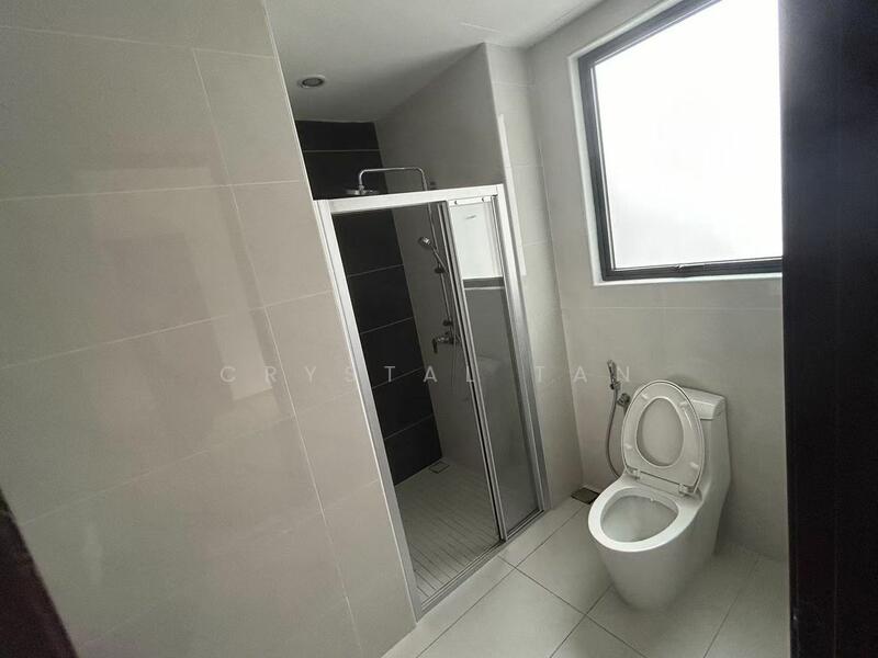 Condominium for Sale at Royal Strand @ Country Garden Danga Bay - Crystal Tan - Bathroom - PropertyGuru.com.my