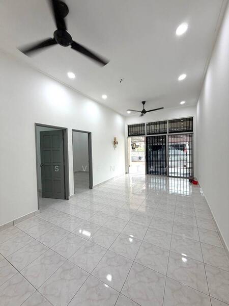 Rumah Teres 1 Tingkat untuk Dijual di Johor Bahru (Johor) - Seven Tay - Living Room - PropertyGuru.com.my