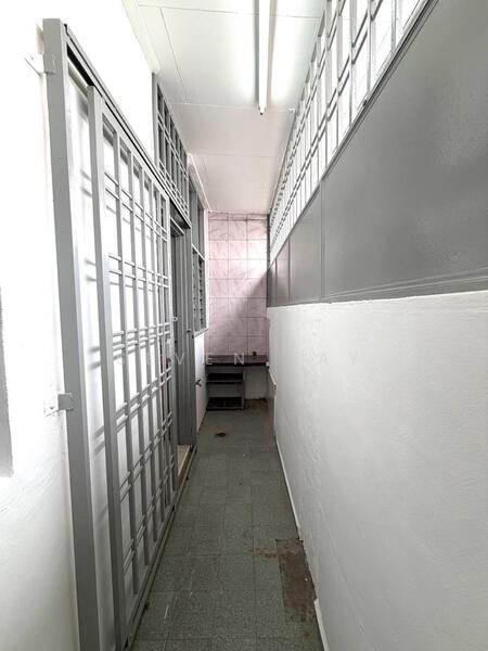 Rumah Teres 1 Tingkat untuk Dijual di Johor Bahru (Johor) - Seven Tay - Corridor - PropertyGuru.com.my