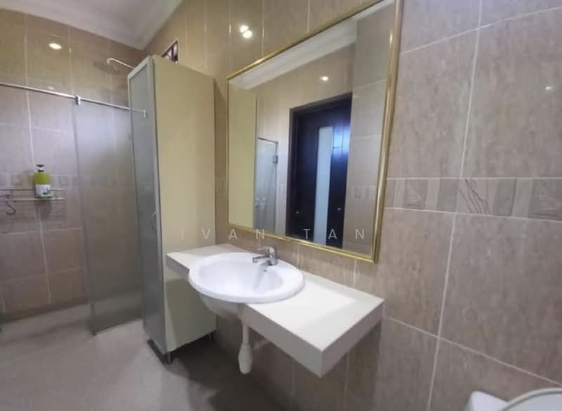 Rumah Berkembar untuk Dijual di Taman Yarl (Jalan Klang Lama (Old Klang Road)) - Ivan Tan - Bathroom - PropertyGuru.com.my