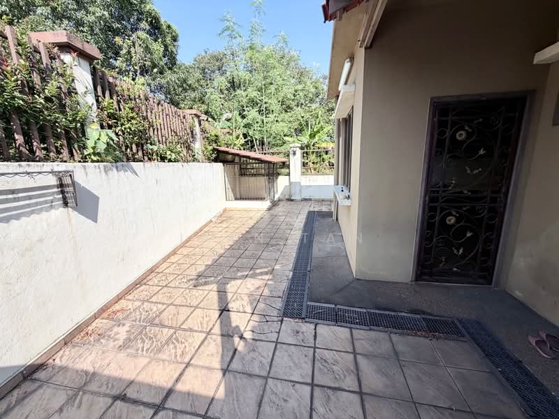 Rumah Berkembar untuk Dijual di Taman Yarl (Jalan Klang Lama (Old Klang Road)) - Ivan Tan - Exterior - PropertyGuru.com.my