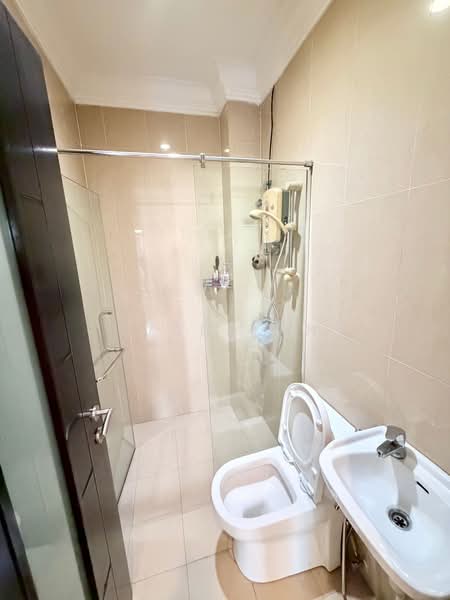 Rumah Berkembar untuk Dijual di Taman Yarl (Jalan Klang Lama (Old Klang Road)) - Ivan Tan - Bathroom - PropertyGuru.com.my