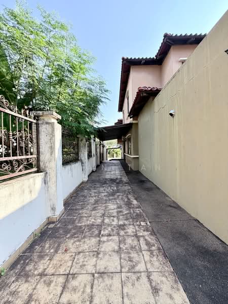 Rumah Berkembar untuk Dijual di Taman Yarl (Jalan Klang Lama (Old Klang Road)) - Ivan Tan - Exterior - PropertyGuru.com.my