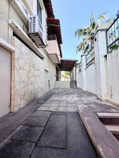 Rumah Berkembar untuk Dijual di Taman Yarl (Jalan Klang Lama (Old Klang Road)) - Ivan Tan - Exterior - PropertyGuru.com.my